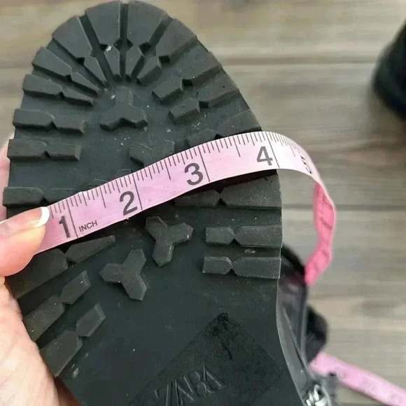 Zara Women’s Black Faux Fur Lined Grunge Style Goth Combat Ankle Boots Size 6.5 - Picture 10 of 11